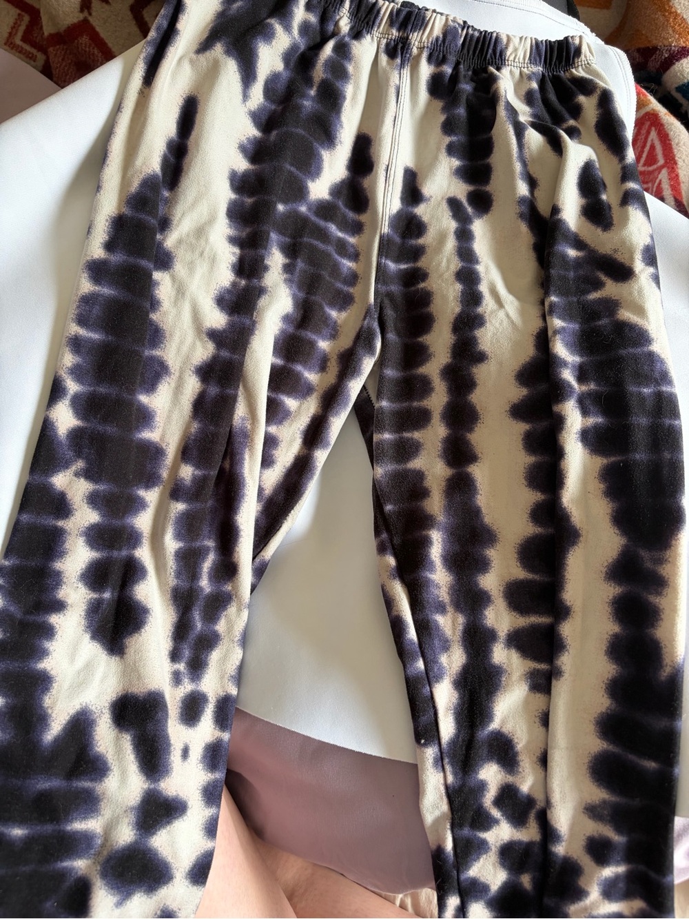 OneSize Black and Cream Tie-Dye Leggings